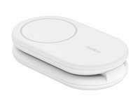 Belkin BoostCharge - Trådlöst laddställ - magnetisk, hopfällbar, med Qi2 + växelströmsadapter - 15 Watt - 3 A - Fast Charge, Strömmatning 3.1 - vit WIB007VFWH