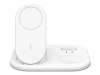 Belkin BoostCharge 3-in-1 - Trådlöst laddställ - magnetisk, hopfällbar, med Qi2 + växelströmsadapter - 15 Watt - Fast Charge - vit WIZ029VFWH